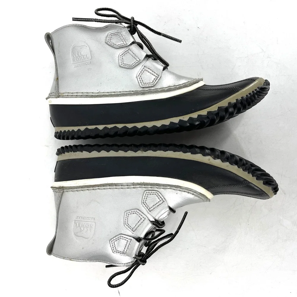 Sorel Women's Out n About Waterproof Winter Boots Silver Black Lace Up Ankle 9.5